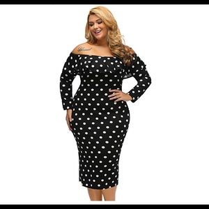 Polka Dot, ruffled off the shoulder dress 😮